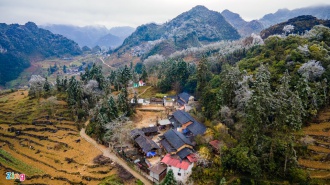 Săn băng giá kỳ thú ở đỉnh núi Sủng Là